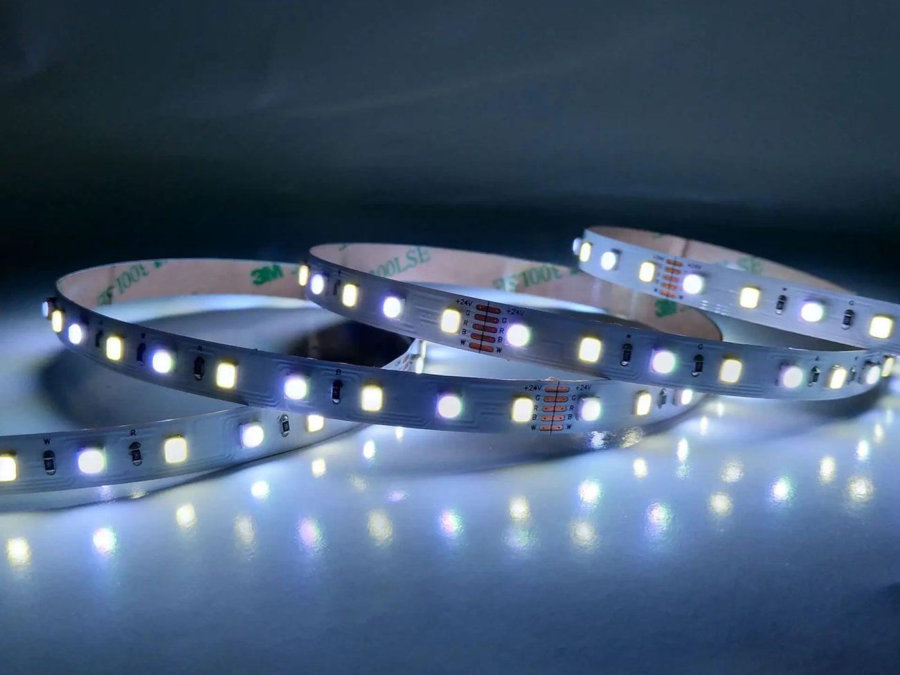 Il fascino interiore delle strisce LED per la camera da letto