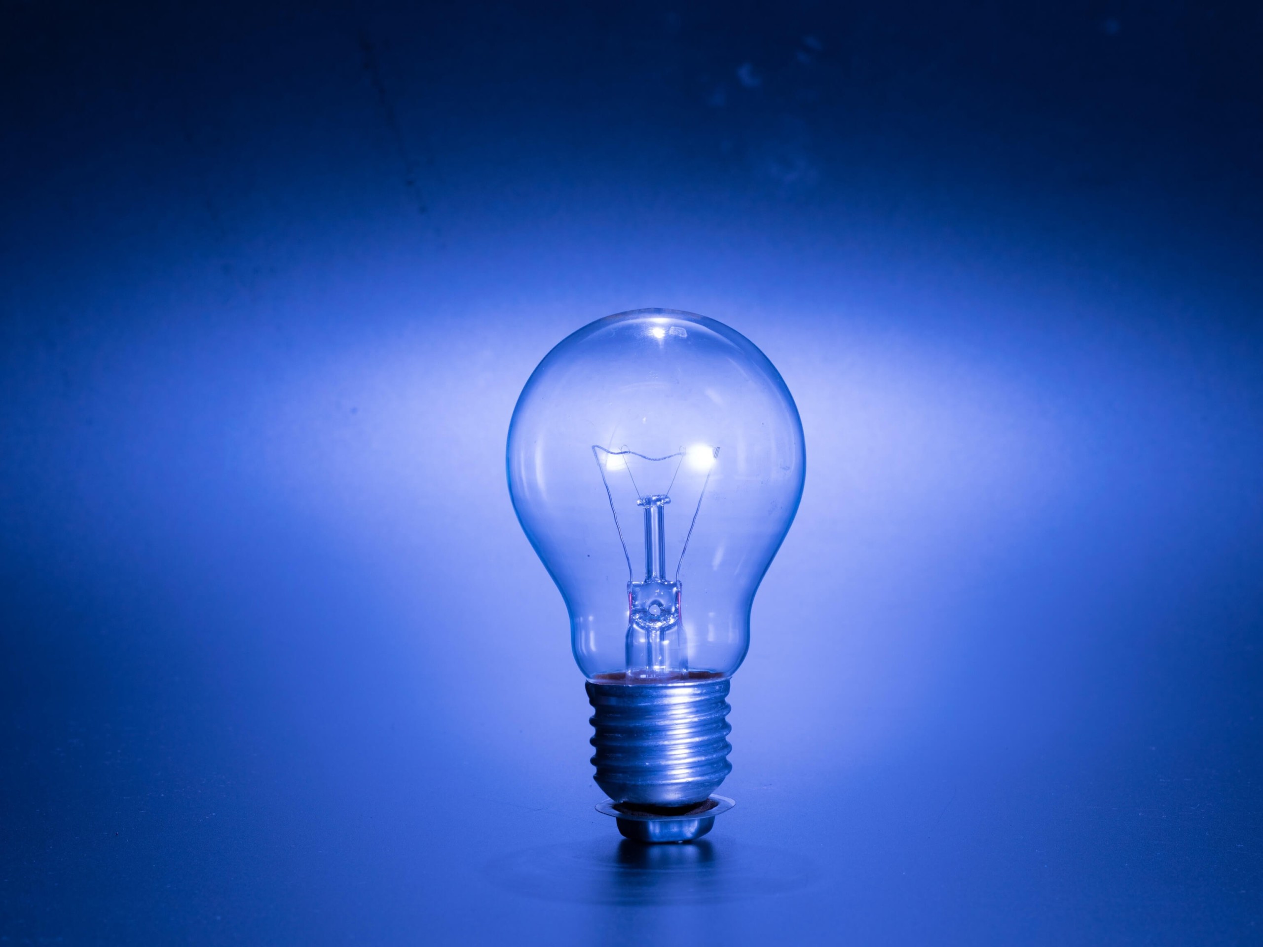 Quale lampadina fa più luce calda o fredda?-Soluzioni-led TAG