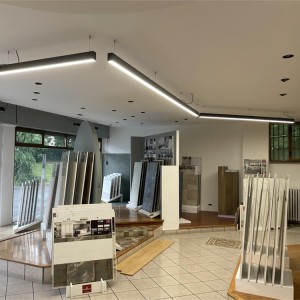 illuminazione del negozio di piastrelle08