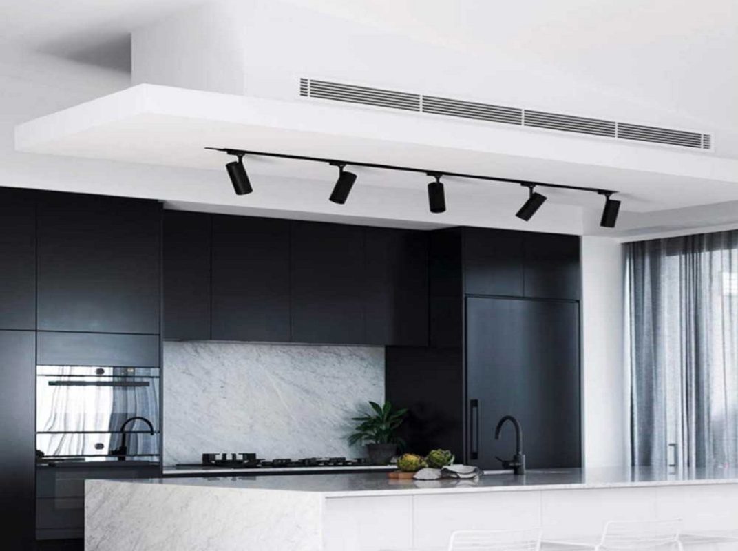 Guida all'Eccellenza con Pannello Led nelle Tue Stanze-Blog--Binario Faretti Cucina1