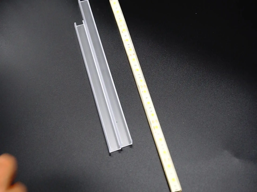 Illuminare l'Eccellenza: Guida all'Acquisto dei Profilo LED - Scopri la Tua Luce Unica-Blog--Conosci le tue luci illuminazione del profilo 1