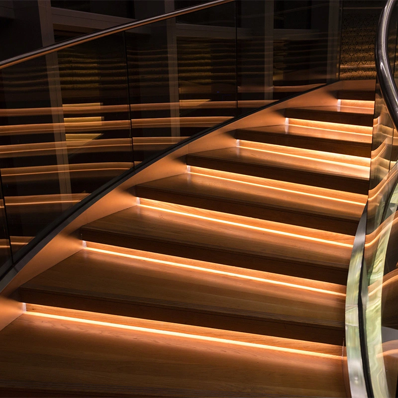 LED pásky pro obrázky vnitřních schodišť